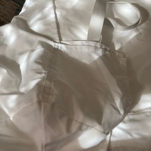 Bed Bath and Beyond wrap around tailored bed skirt size queen white